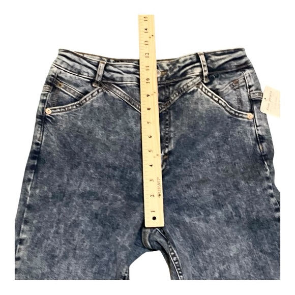 Free People Riley Light Acid Washed Seamed Jeans - Picture 12 of 16